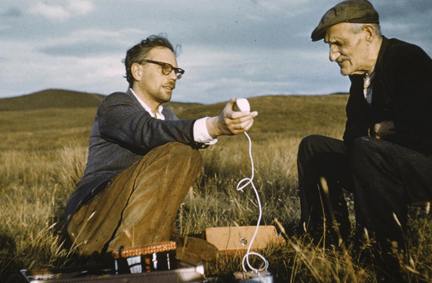 Ailidh Dall Stiùbhart (Blind Alec Stewart) with Hamish Henderson, Sutherland, 1958. Photo by Sandy Paton "
