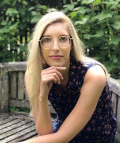 A portrait photograph of Elena Höge